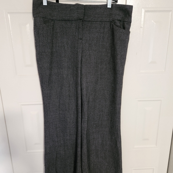 Vivienne - Picture 1 of 7